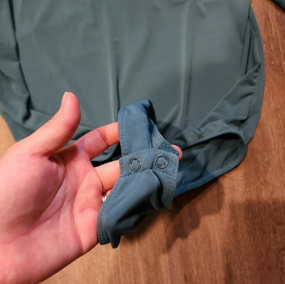 *NWT* Torrid Pacific Ivy Ruched Bodysuit - Picture 6 of 6